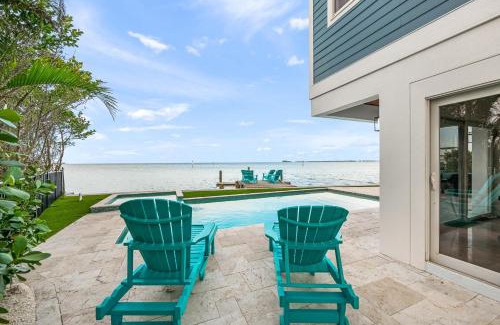 Holmes Beach House | Bayfront Paradise (AMIL)