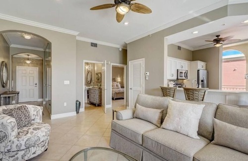 Old Naples Condo | Bayfront Penthouse off 5th Ave