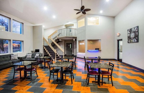 Appleton Hotel | Baymont by Wyndham Appleton