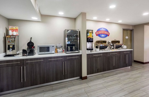 Clarksville Hotel | Baymont by Wyndham Clarksville