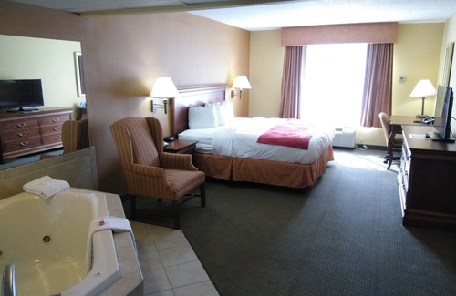 Clinton Hotel | Baymont by Wyndham Clinton