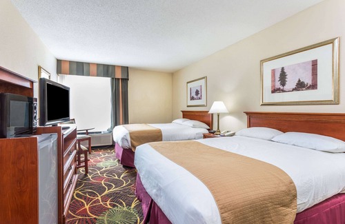 Cornelia Hotel | Baymont by Wyndham Cornelia