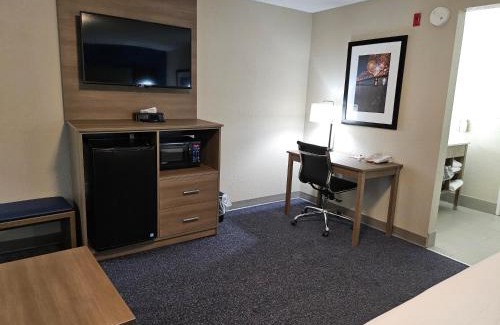 Quad Cities Hotel | Baymont by Wyndham Davenport