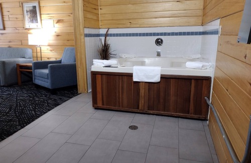 Proctor Hotel | Baymont by Wyndham Duluth/Spirit Mountain