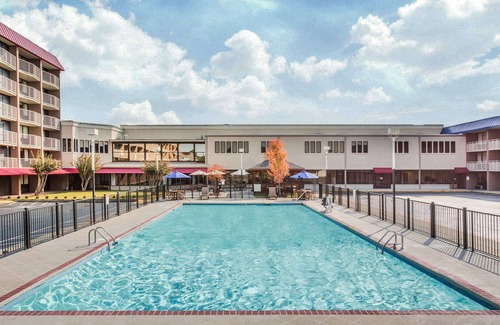 Terry Sanford Hotel | Baymont by Wyndham Fayetteville Fort Bragg Area