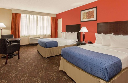 Terry Sanford Hotel | Baymont by Wyndham Fayetteville Fort Bragg Area