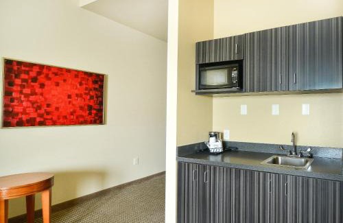 Grand Forks Hotel | Baymont by Wyndham Grand Forks