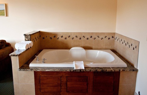 Jamestown Hotel | Baymont by Wyndham Jamestown Conference Center & Water Park