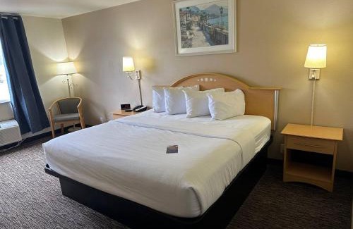 Greendale Hotel | Baymont by Wyndham Lawrenceburg