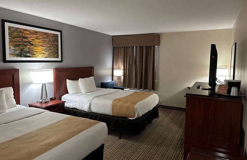 Roseland Hotel | Baymont By Wyndham South Bend