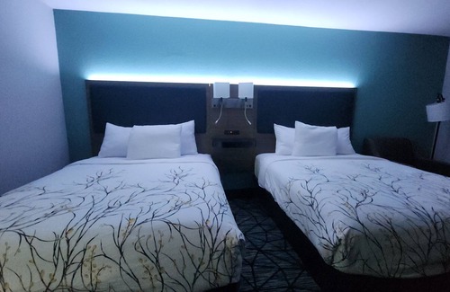 Roseland Hotel | Baymont By Wyndham South Bend