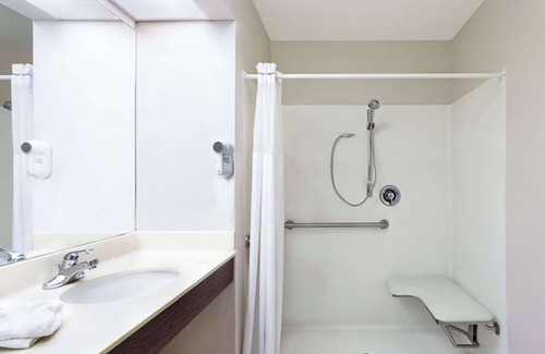 Tullahoma Hotel | Baymont by Wyndham Tullahoma