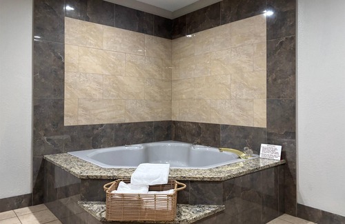 Tuscola Hotel | Baymont by Wyndham Tuscola