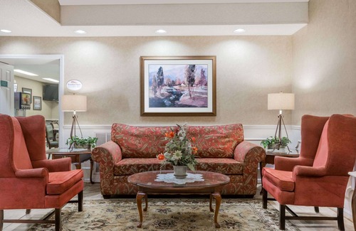 Waycross Hotel | Baymont by Wyndham Waycross