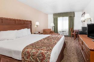 Yreka Hotel | Baymont by Wyndham Yreka