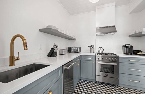 Hyde Park Apartment | Bayshore 1BR Luxe – The Adaline #4 First Floor