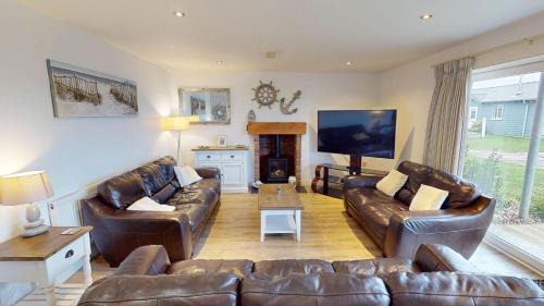 Filey House | Bayside at The Bay Filey, sleeps 10 in 4 bedrooms, pet-free