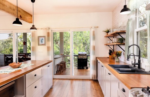 Antoneys Cay House | Bayside Breeze-New Pool, West End