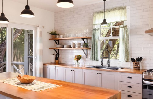 Antoneys Cay House | Bayside Breeze-New Pool, West End