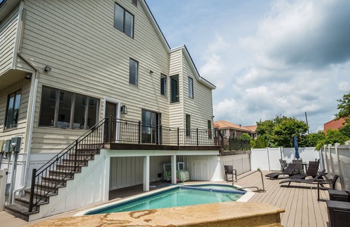 Margate City House | Bayside Dream home with outdoor oasis (Family & Pet Friendly)