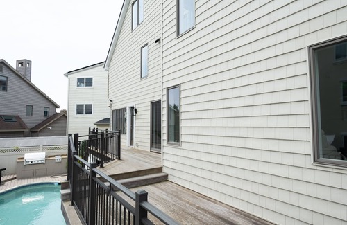 Margate City House | Bayside Dream home with outdoor oasis (Family & Pet Friendly)