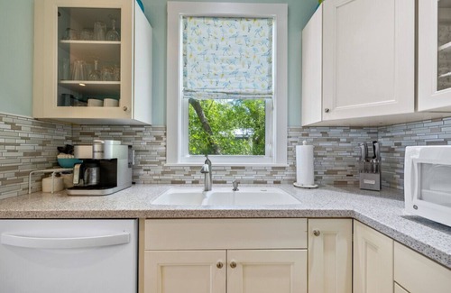 Cedar Key House | Bayside Sunset View w/Boat Parking