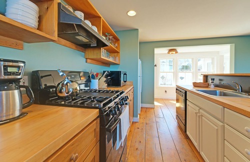 Belfast House | Bayview Beauty - Beautiful antique oceanfront home big enough for everyone.