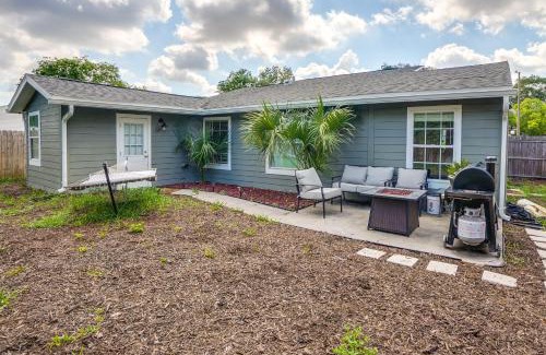 Lake St. George House | BBQ Ready Retreat with Pool Access in Palm Harbor