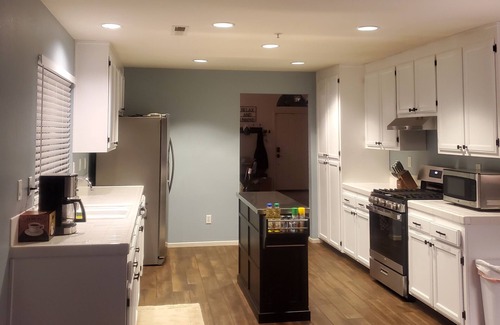 Salinas House | Be Our Guest for 10 at Simply a Spacious Stay