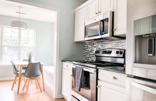 Myrtle Grove House | Beach-a-Holic Getaway! Free Bikes + Garage Parking