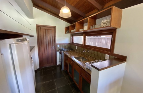 Morrinhos House | Beach access by walkway in front!