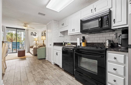 Gulf Shores Condo | Beach Access, Pool/Hot Tub, Sleeps 5 - Vet Owned