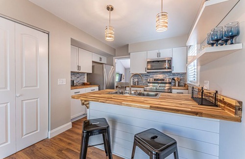 Sea Pines Villa | Beach Access | Racquet Club | Pet Friendly | Walk to Harbour Town | End-unit | Sea Pines