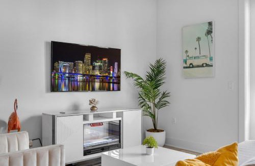 Ruskin Apartment | Beach Bliss Modern 3 Bed Oasis Mins from Shore