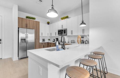 Ruskin Apartment | Beach Bliss Modern 3 Bed Oasis Mins from Shore