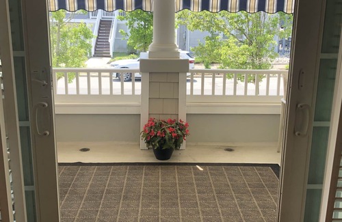 Gardens Condo | Beach Block Newer 1st Floor Immaculate Condition - Elevator