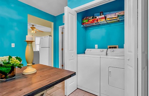 North End Condo | BEACH BLOCK! Walk to beach, boardwalk, and shopping! sleeps 6