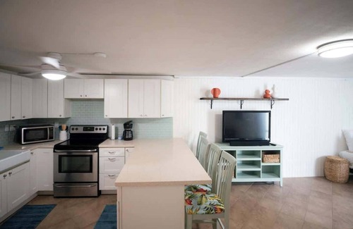 Punaluu Apartment | Beach & Country Beachfront Studio