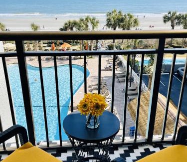 Myrtle Beach Hotel | Beach Daze Oceanfront Great Location