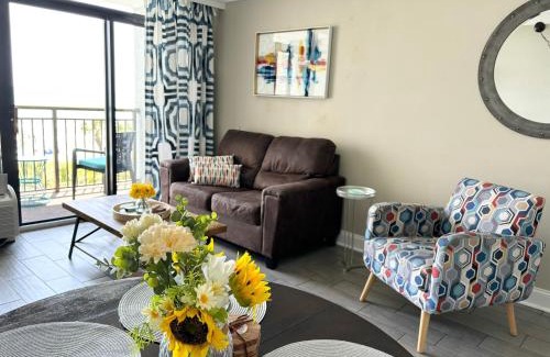 Myrtle Beach Hotel | Beach Daze Oceanfront Great Location