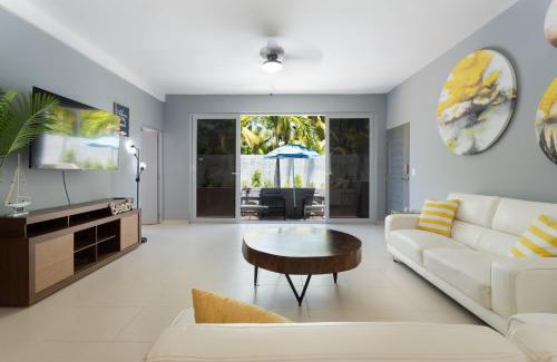 Costa Del Sol Apartment | Beach front Blue Summer Apartment Costa Del Sol