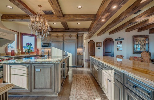 Peninsula House | Beach Front Executive Home