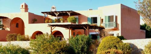 Megas Gialos Villa | Beach front Majestic Villa