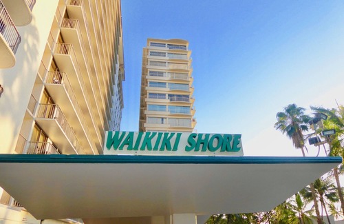 Waikiki Condo | Beach Front Studio With Spectacular Ocean Views