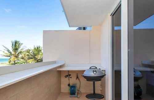 Mackay Harbour Apartment | Beach Front Unit In Picturesque Location