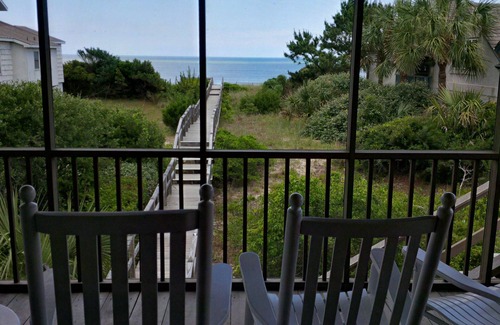 Debordieu Colony House | BEACH FRONT with PRIVATE WALKWAY, Pet-friendly. Minimum 7 nights, Sat-to-Sat