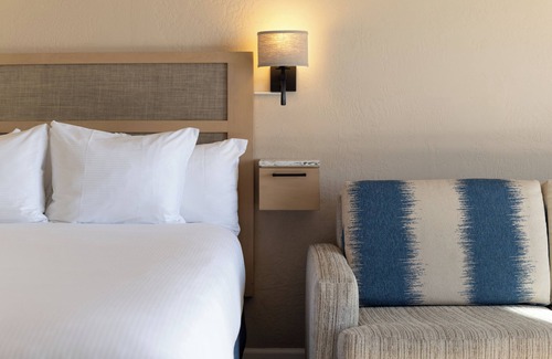 Townsite Hotel | Beach Getaway Awaits! Studio w/Kitchenette & Balcony