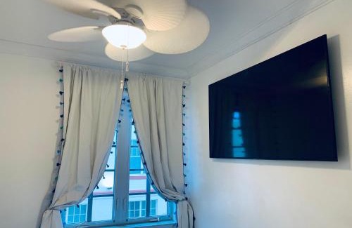 Flamingo/Lummus Apartment | Beach house -magic SoBe 209