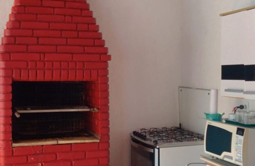 Itanhaem Cottage | Beach house with pool, weekends and holidays