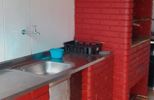 Itanhaem Cottage | Beach house with pool, weekends and holidays